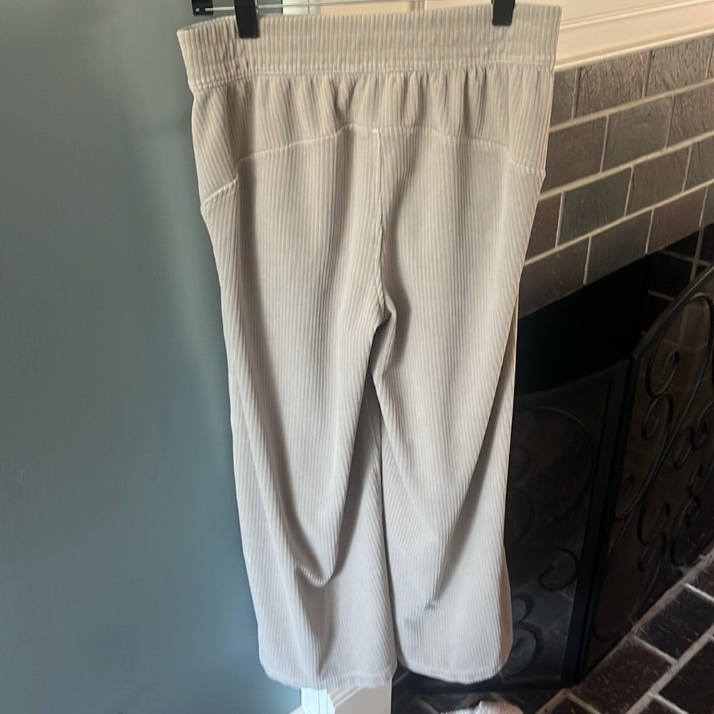 Lululemon Scuba Velvet Cord Wide Leg Crop Pant - Picture 8 of 16